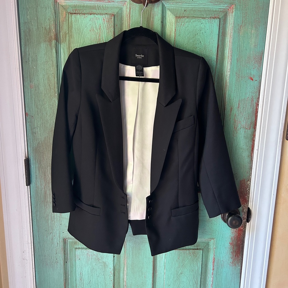 Smythe Black Blazer Modern Business Style
